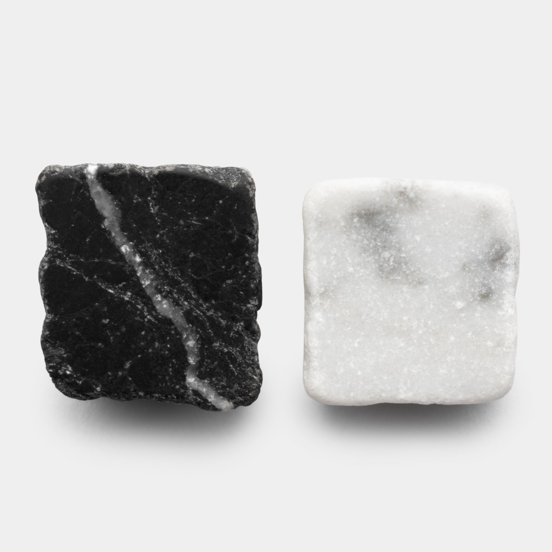 Check in Carrara + Nero Marquina