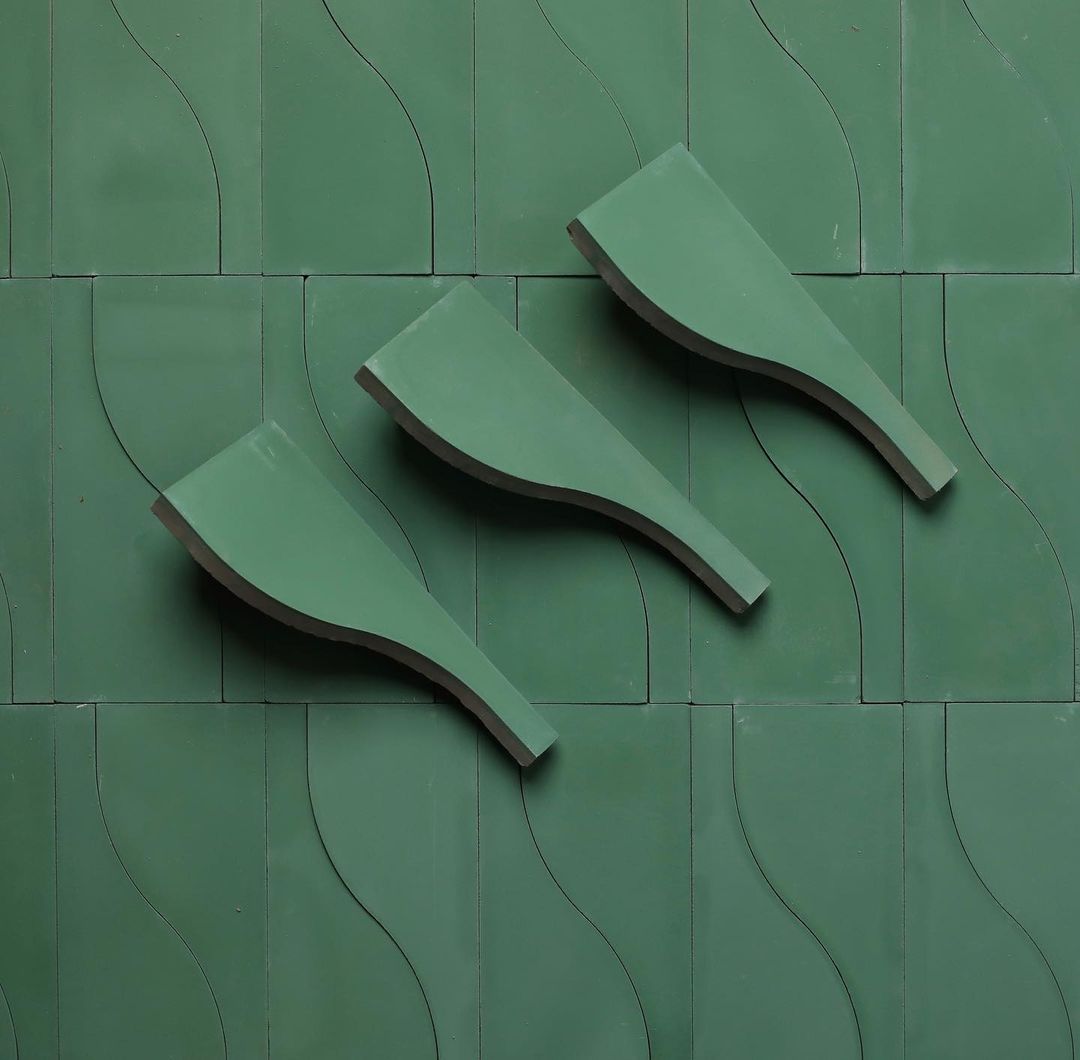 Nouveau Emerald, Sample